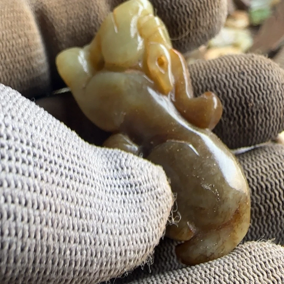 和田玉（糖玉）未镶嵌挂件