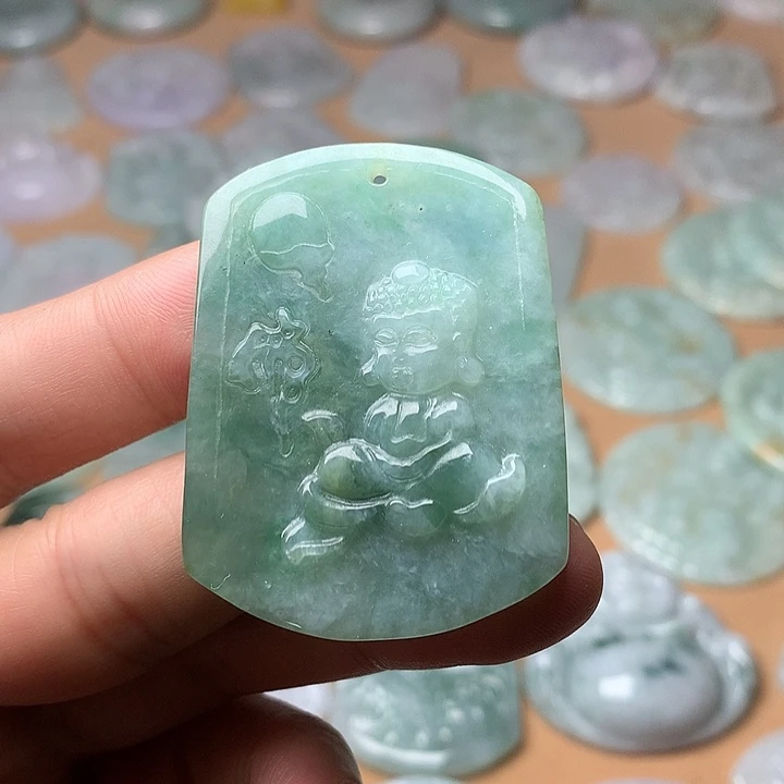 翡翠未镶嵌颈饰宝宝佛