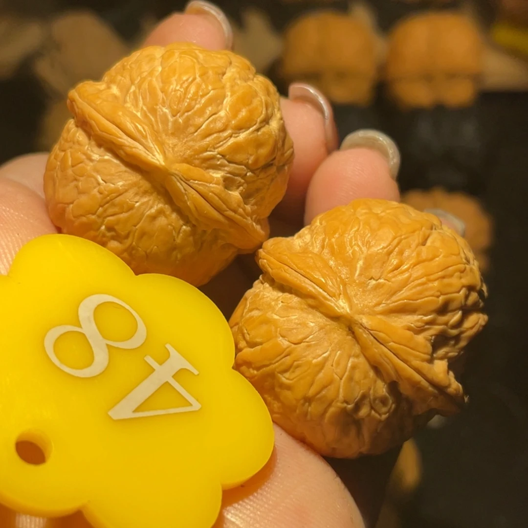 铃铛33尺寸核桃。