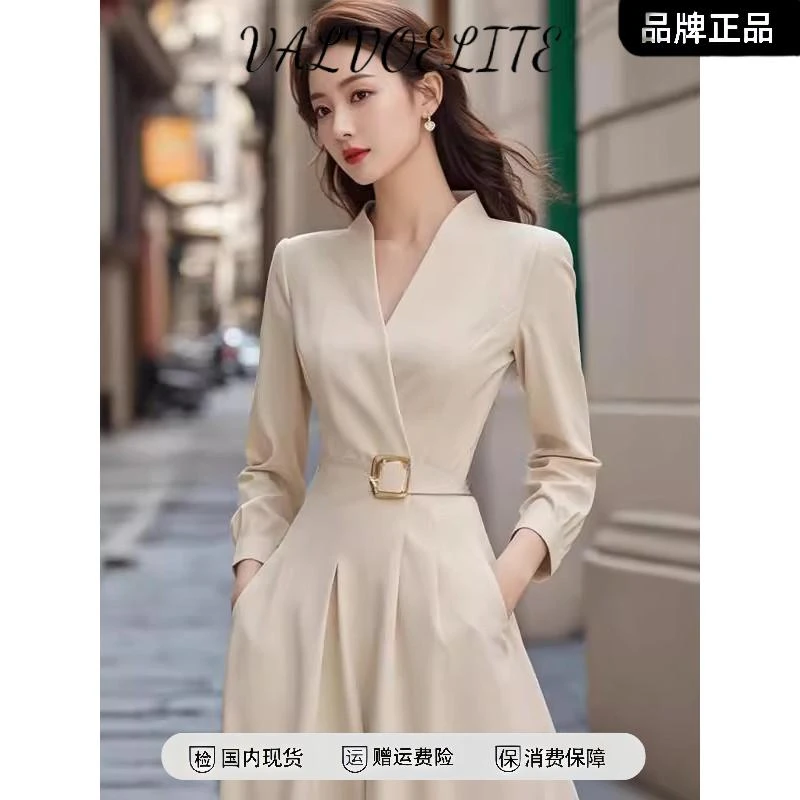 秋装女款2025年新款修身显瘦连衣裙轻奢高级正式场合气质长裙子