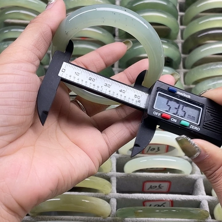 蛇纹石玉未镶嵌手镯105