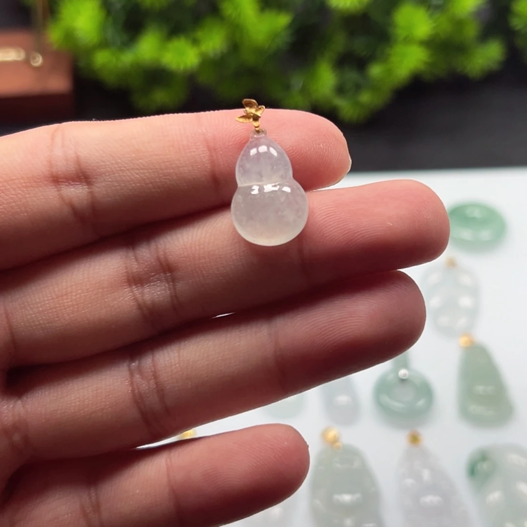 吊坠(不含链)18K金镶嵌翡翠葫芦