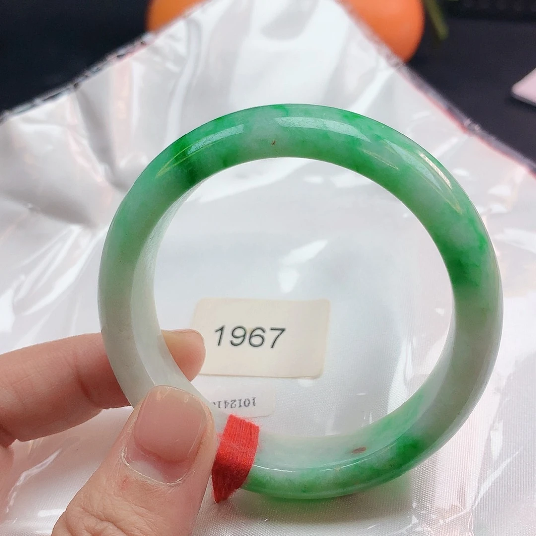 翡翠手镯未镶嵌52圈1967