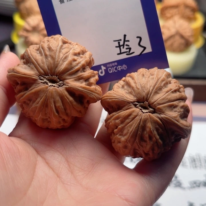 吊坠文玩核桃耀***C文玩核桃3