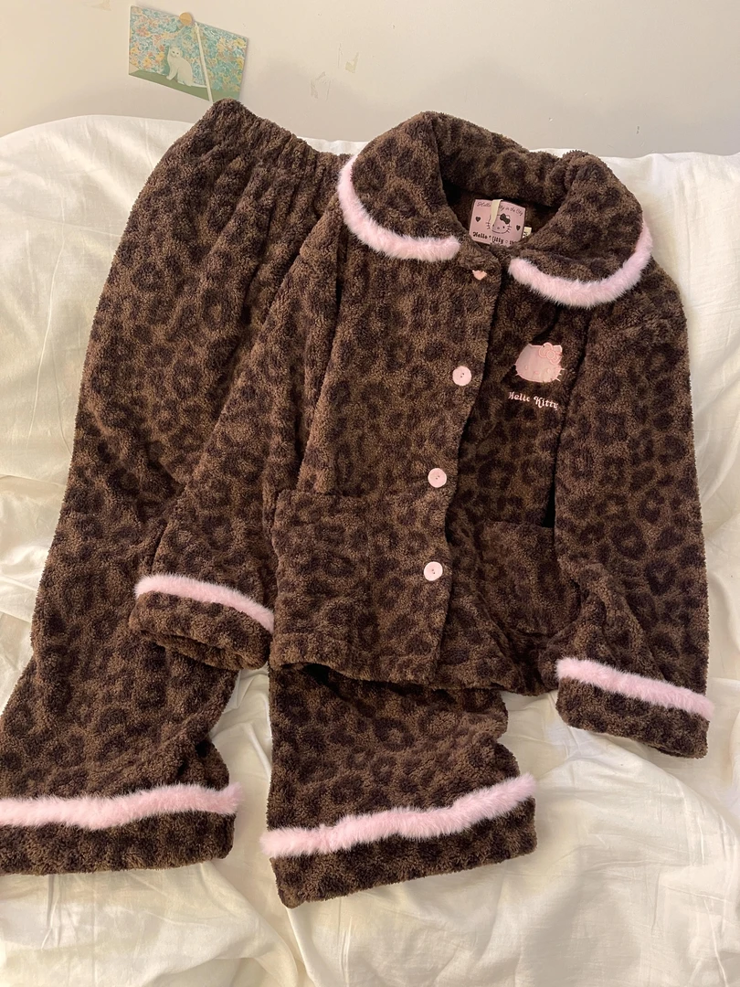 娃娃领复古豹纹可爱甜美豹纹凯蒂猫珊瑚绒睡衣女冬保暖家居服套装