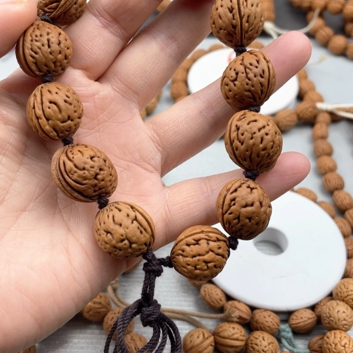 H****.18尺寸野生桃核手持