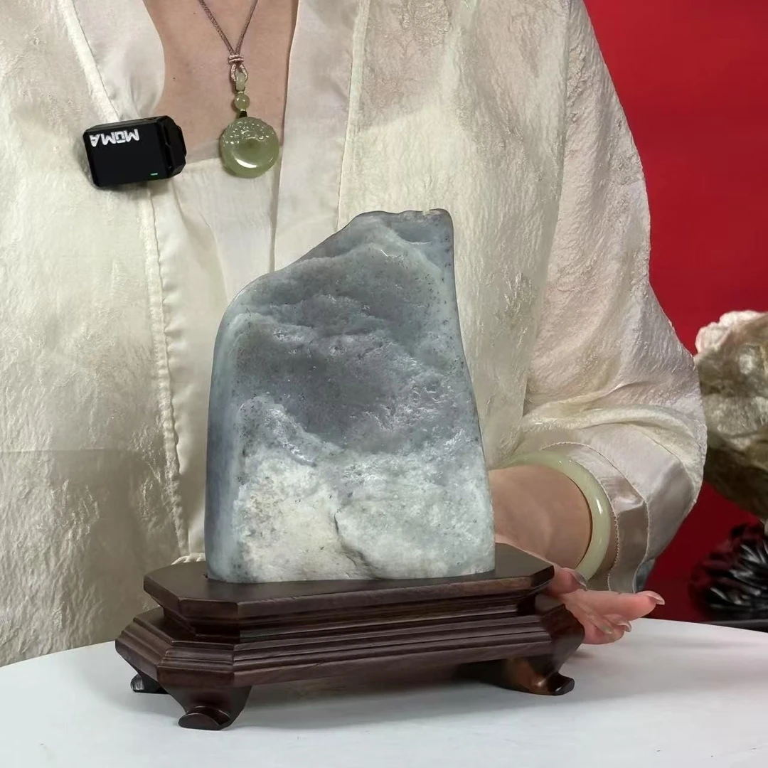 新疆玉料原石发一件编号带底座016