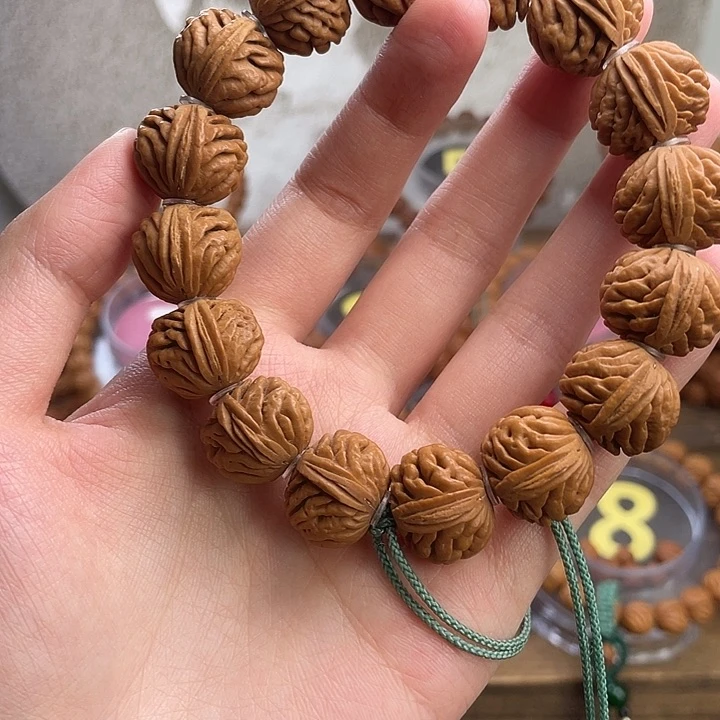 文玩核桃吊坠18刺龙