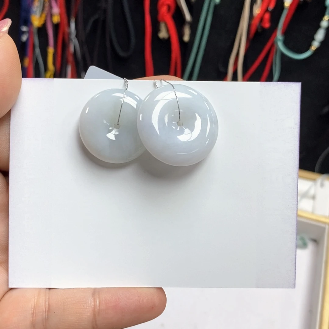 翡翠颈饰未镶嵌平安扣