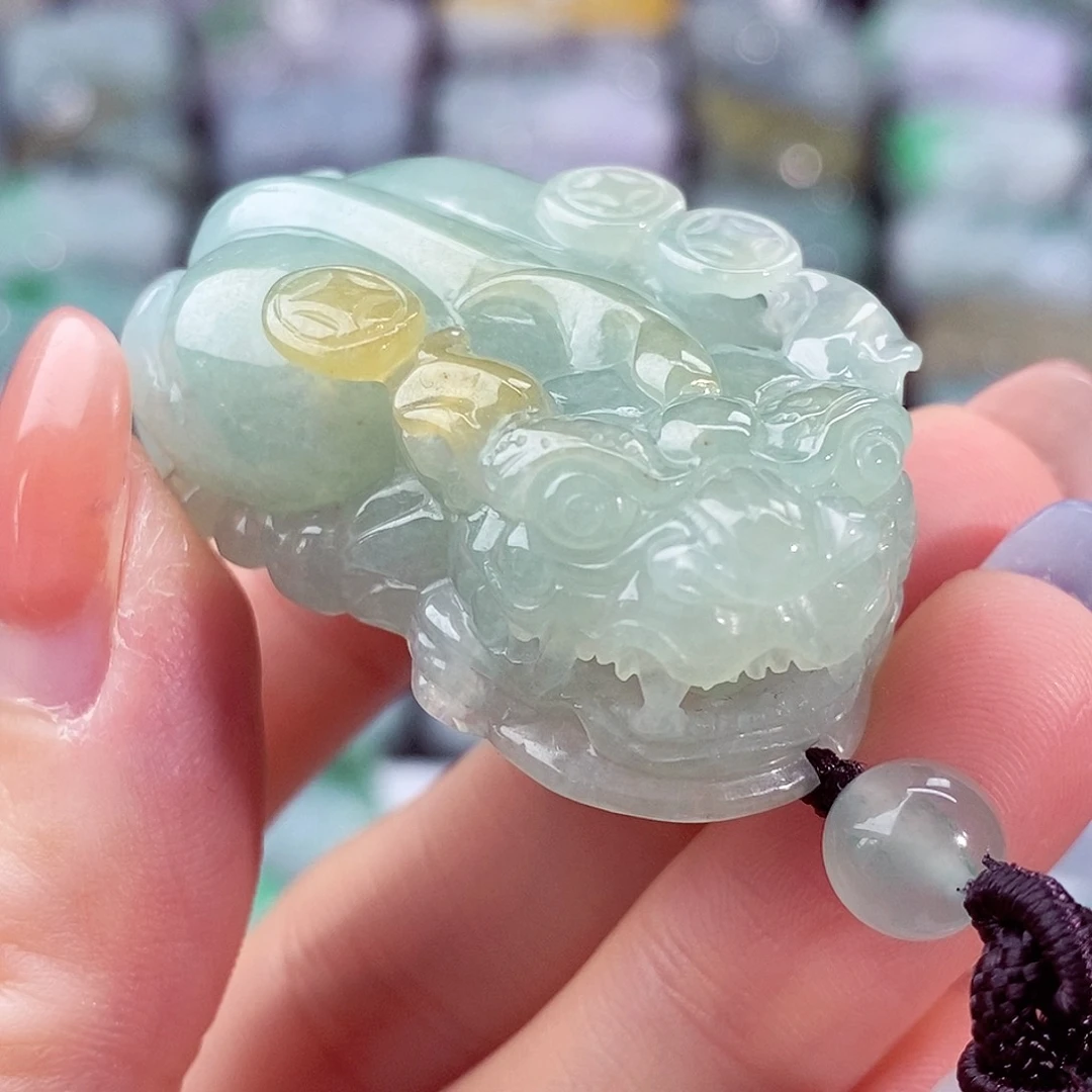 颈饰未镶嵌翡翠天然