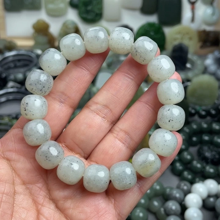 和田玉未镶嵌手串