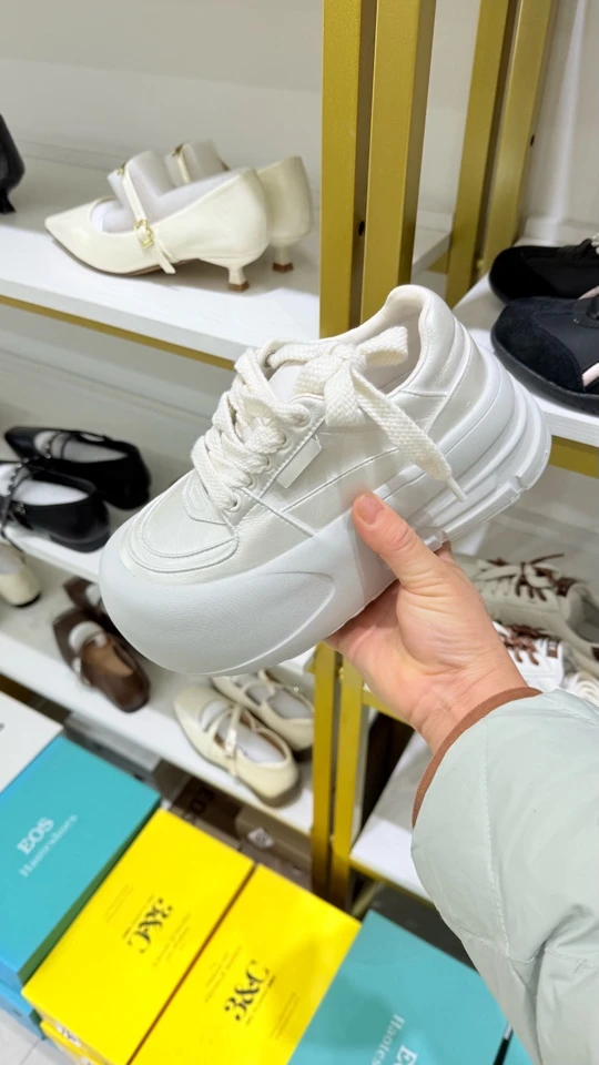 松糕底休闲小白鞋