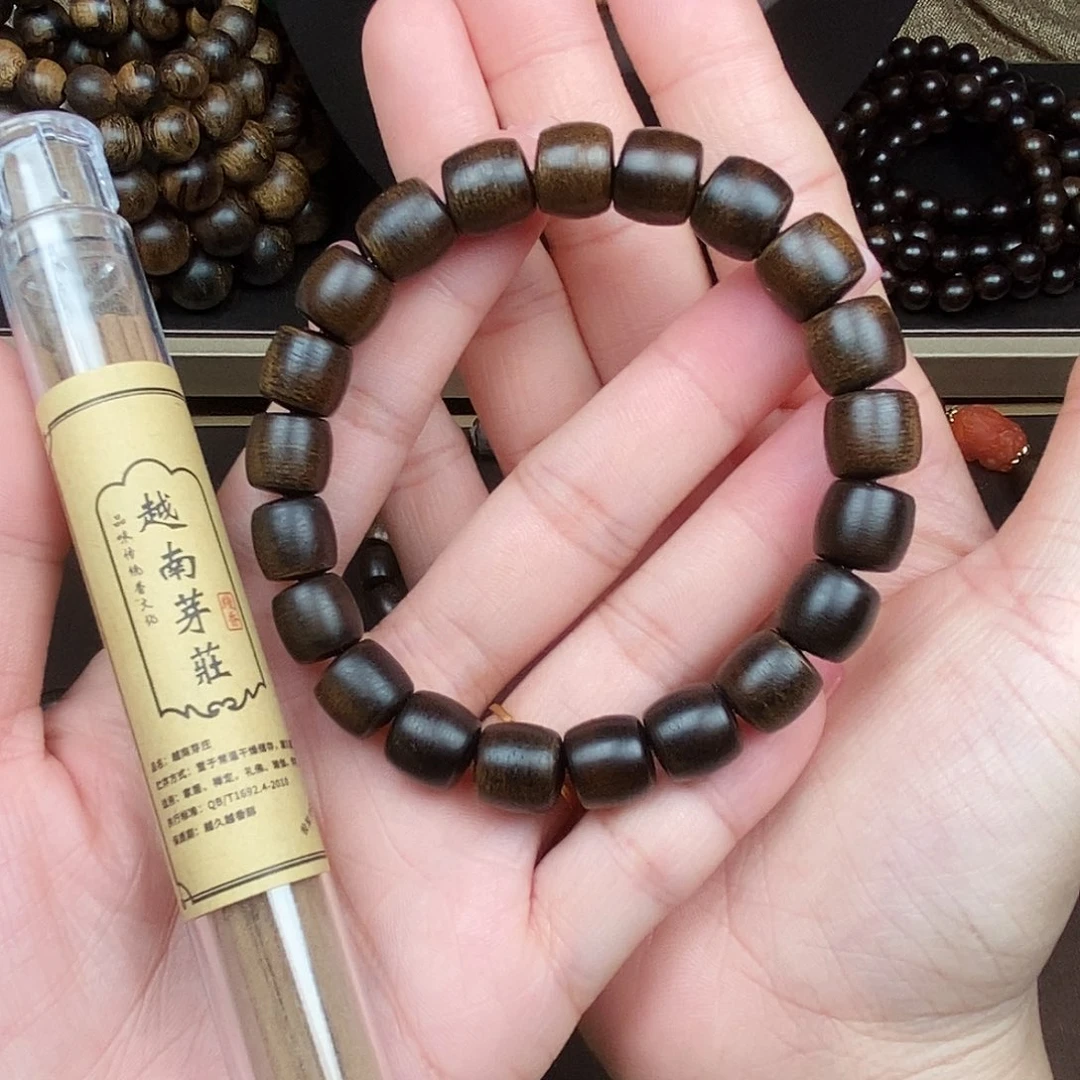 沉香越南芽庄白棋玉化 1.0 桶珠单圈