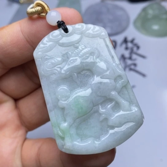 翡翠未镶嵌颈饰翡翠
