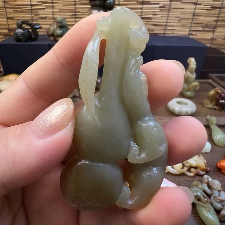 狗***草未镶嵌和田玉（糖玉）挂件