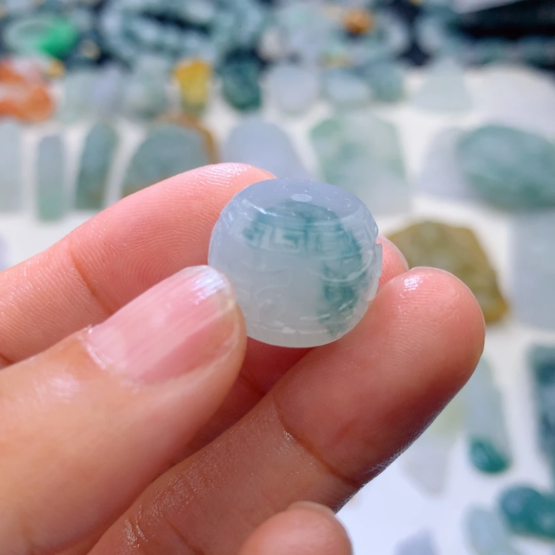 定制翡翠未镶嵌毛货抛光