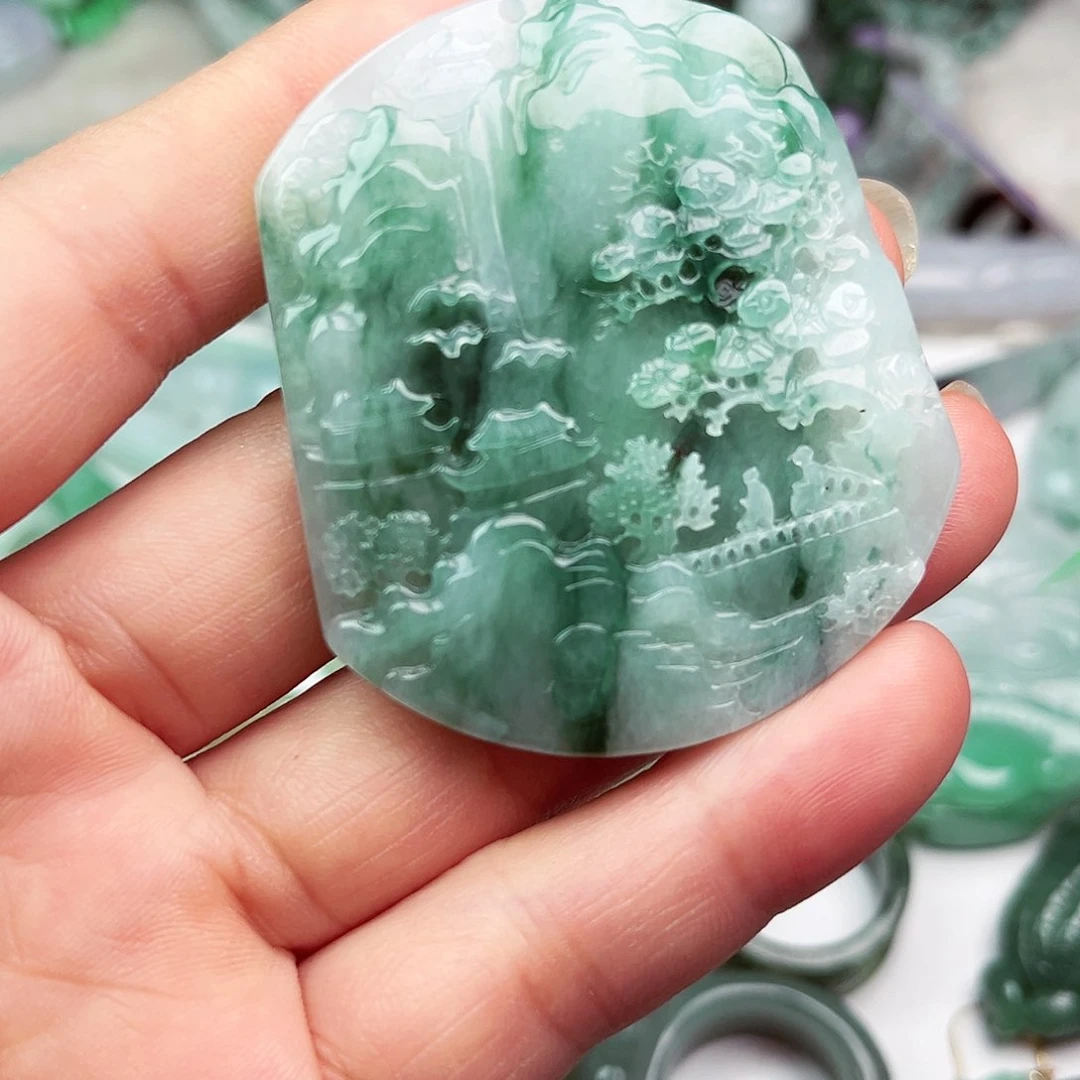 翡翠手镯未镶嵌翡翠