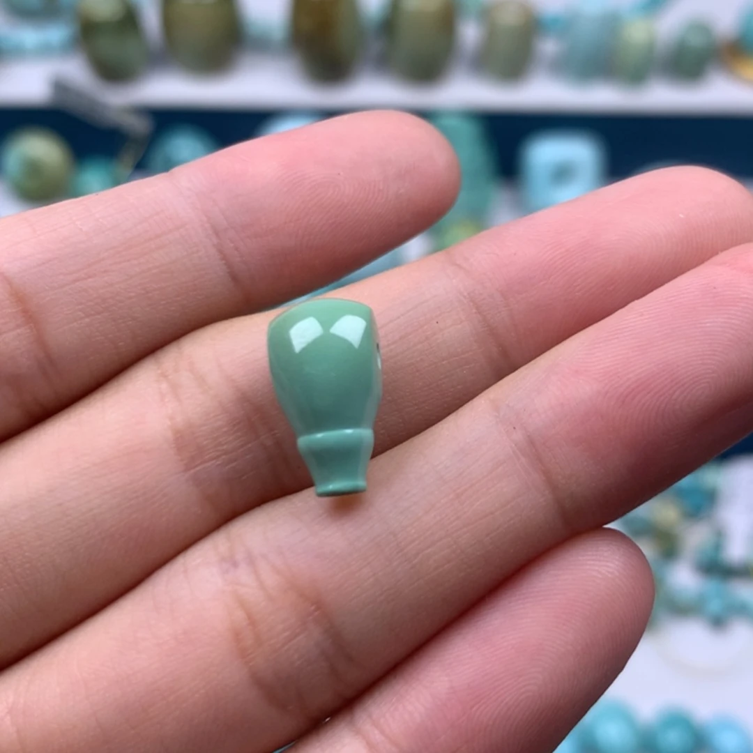 【闪购商品】未镶嵌绿松石珠宝奇石卓****》