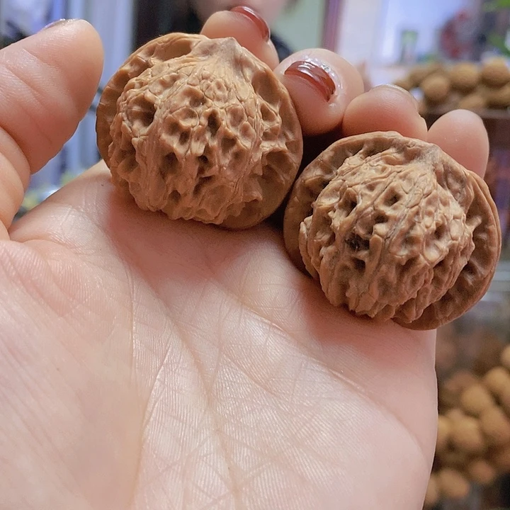 【闪购商品】文玩核桃把件37闷尖凤眼