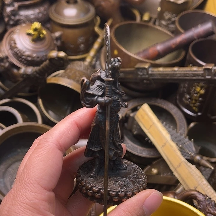 銅2334445667889987765568