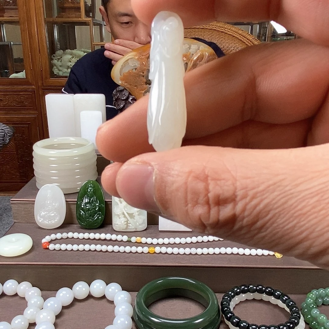 和田玉颈饰未镶嵌