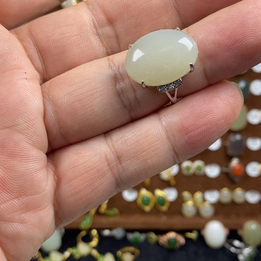 和田玉（青白玉）戒指合金