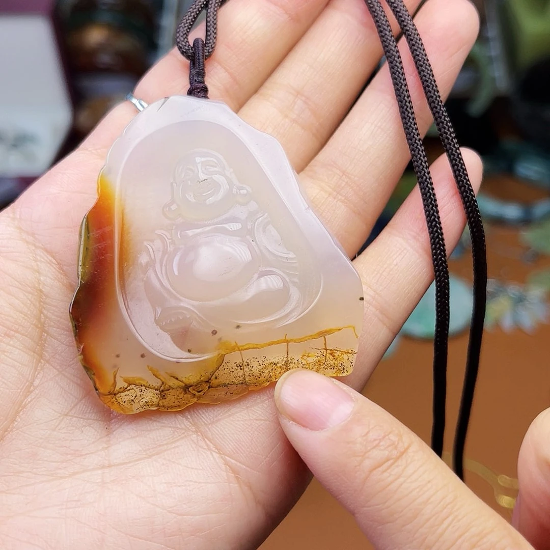 蛇纹石玉颈饰未镶嵌