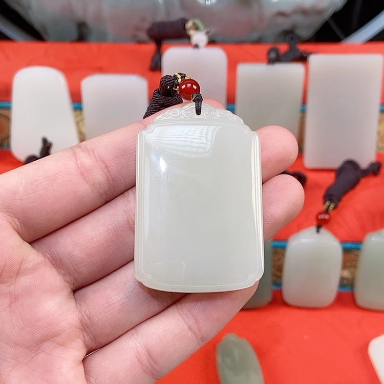 【闪购商品】颈饰未镶嵌和田玉