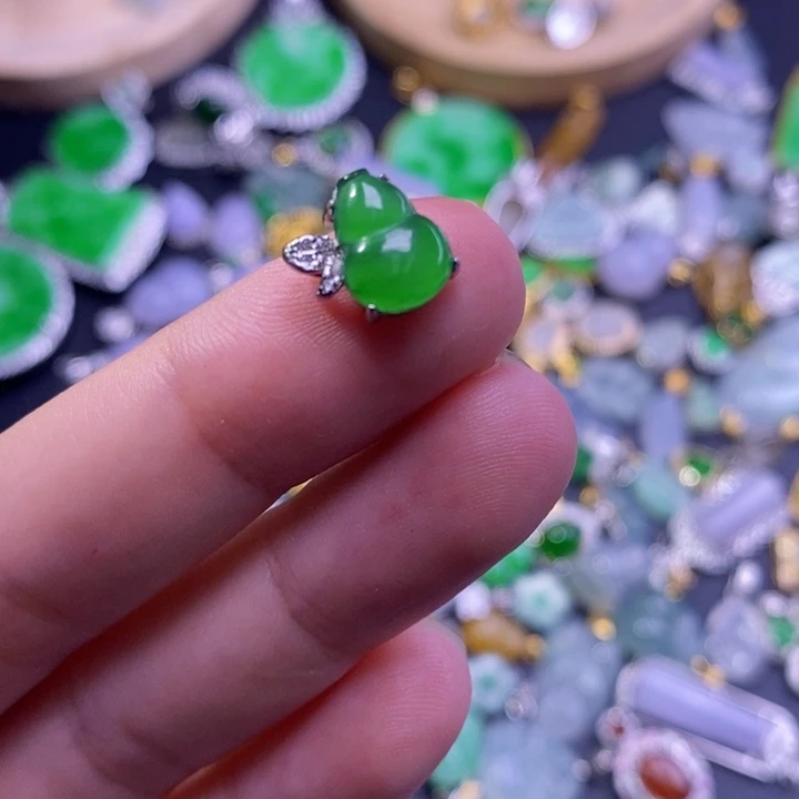 未镶嵌挂件翡翠11