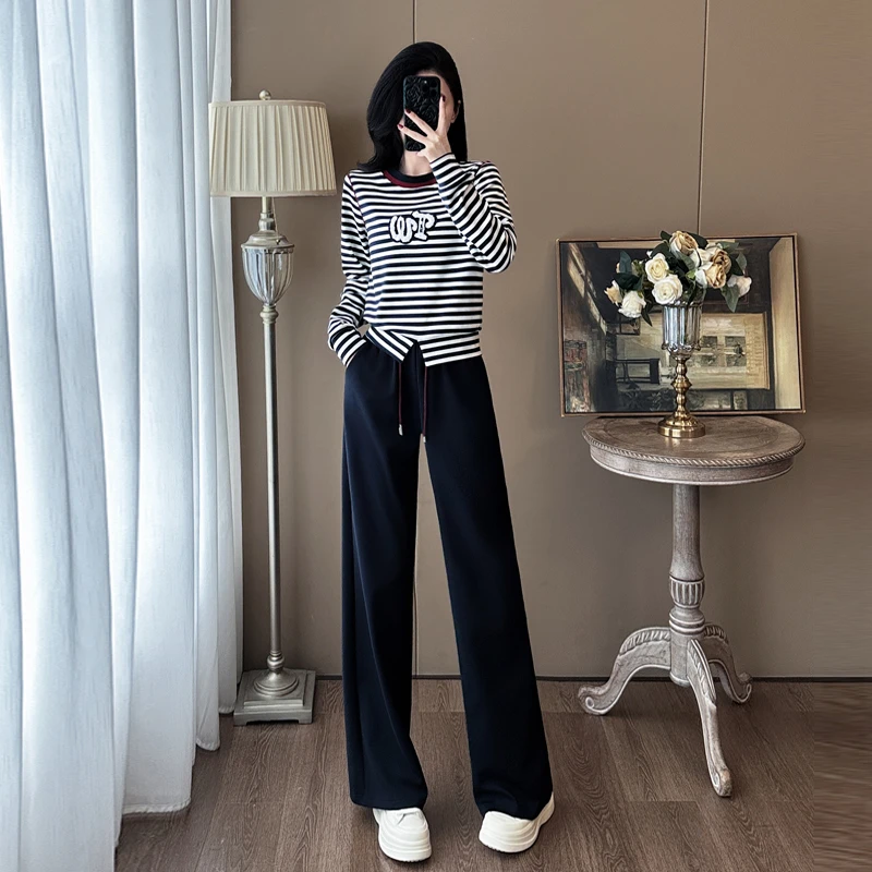 早春穿搭一整套女装显瘦时尚减龄洋气条纹卫衣休闲阔腿裤两件套装