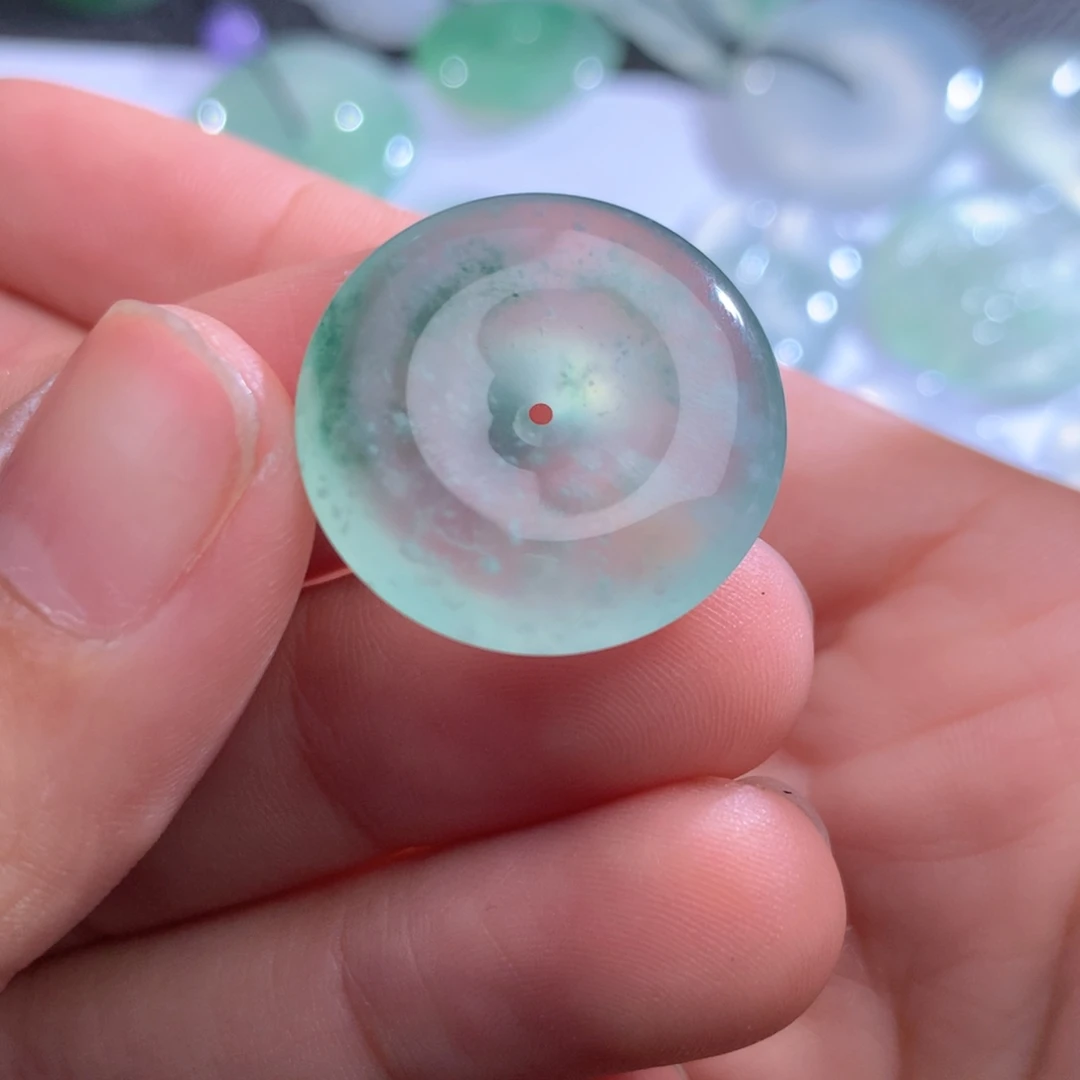 翡翠未镶嵌颈饰缅甸