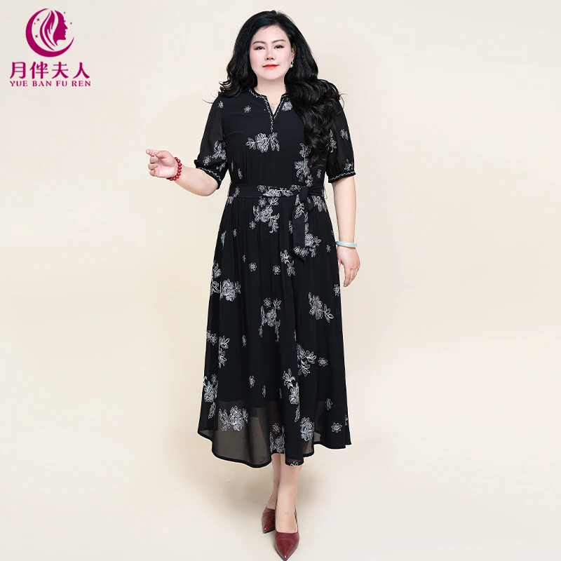月伴夫人 2025夏季新款大码高级感绣花绑带收腰显瘦连衣裙7693