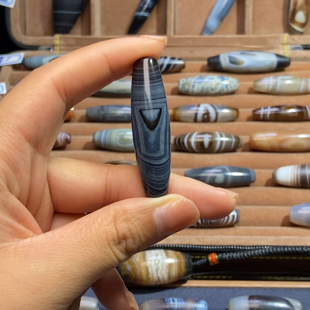 拾***光玛瑙/玉髓未镶嵌颈饰