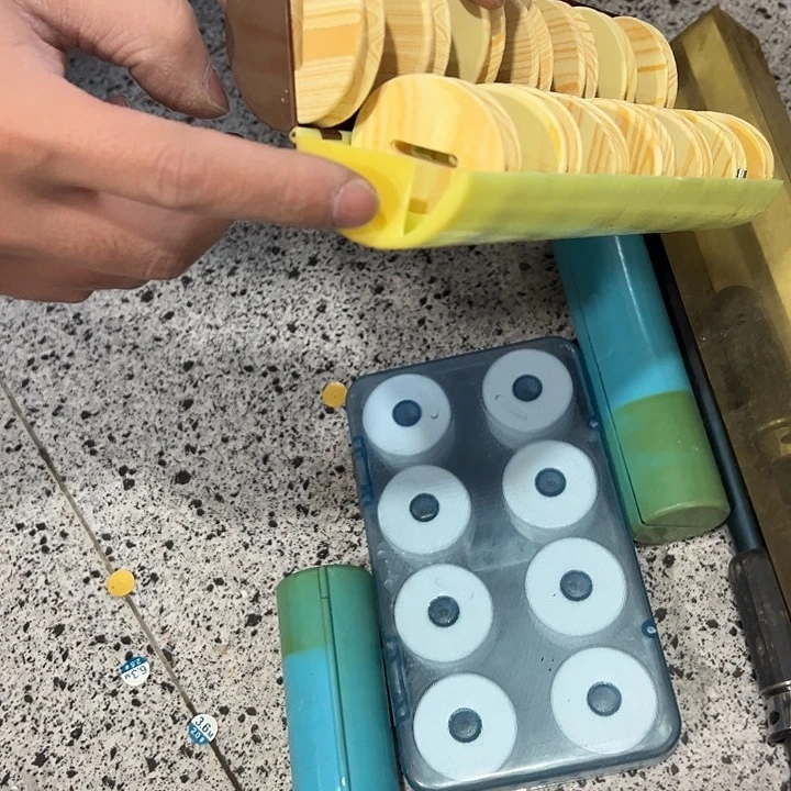 四个主线盒椭圆主线盒有一个裂了介意勿拍