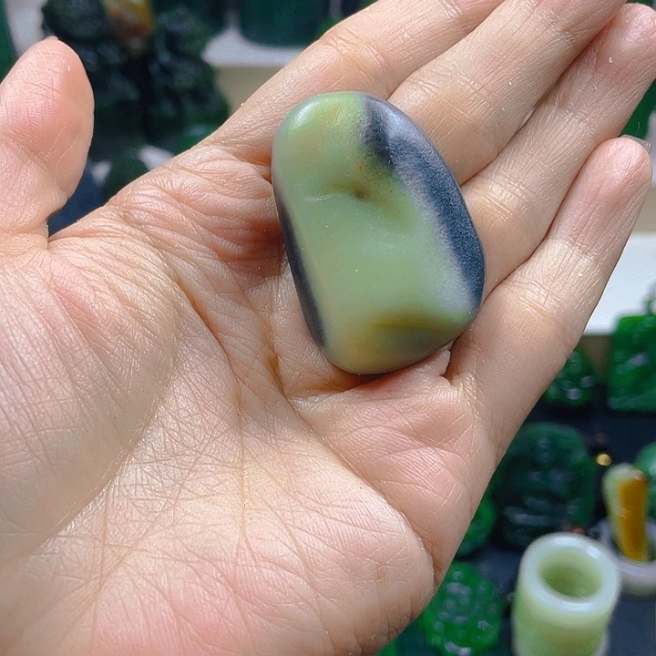 和田玉未镶嵌珠宝半成品