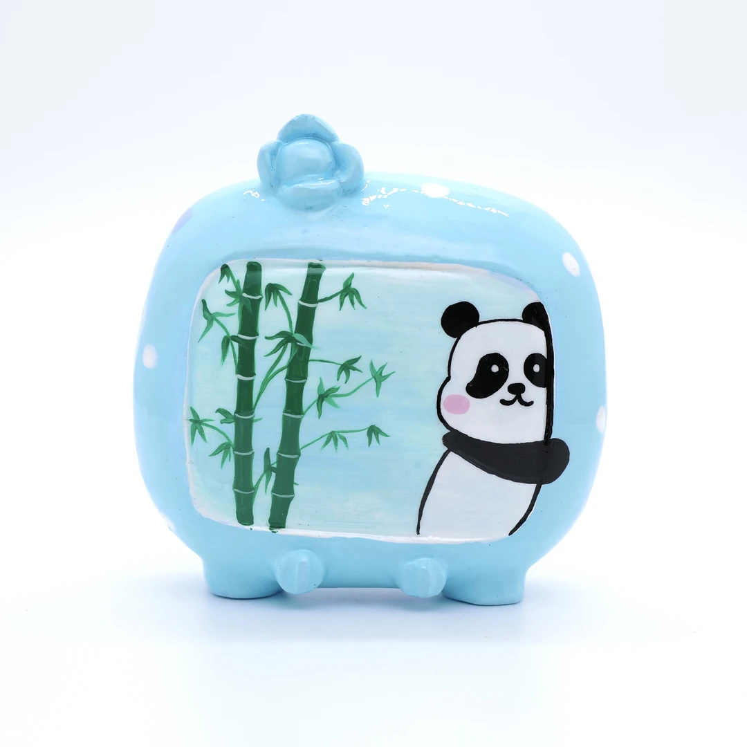 王甜心电视机《花香》系列艺术石膏作品，手工绘制