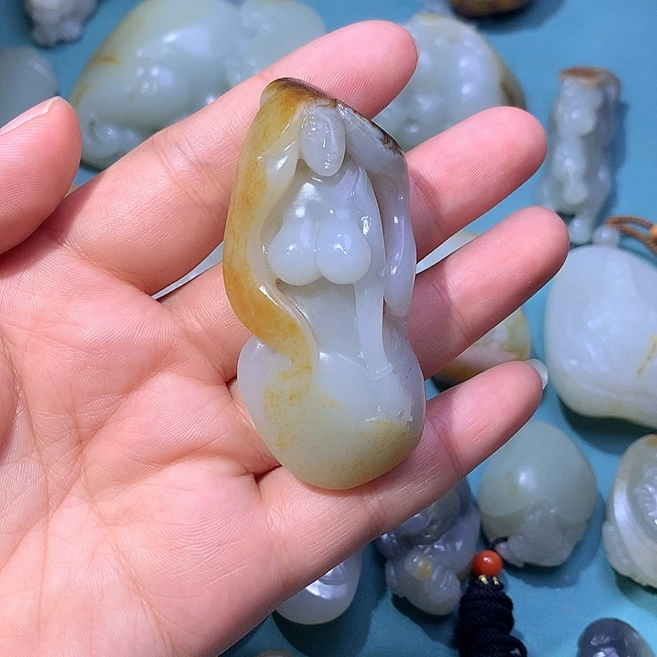 暗***迷颈饰未镶嵌和田玉