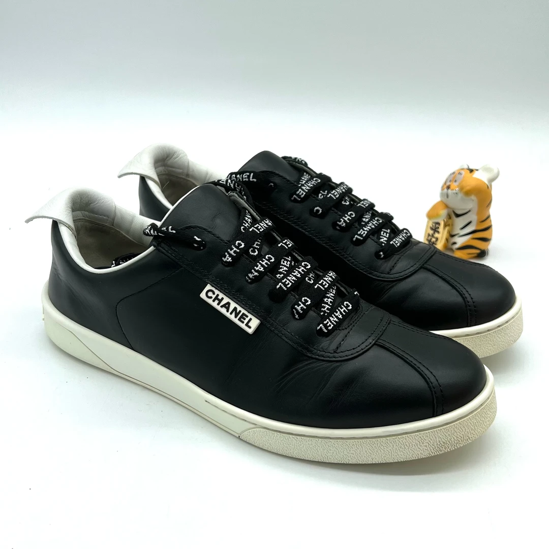 95新 Chanel/香奈儿 男士 黑色软皮面板鞋 时尚舒适系带百搭 41码