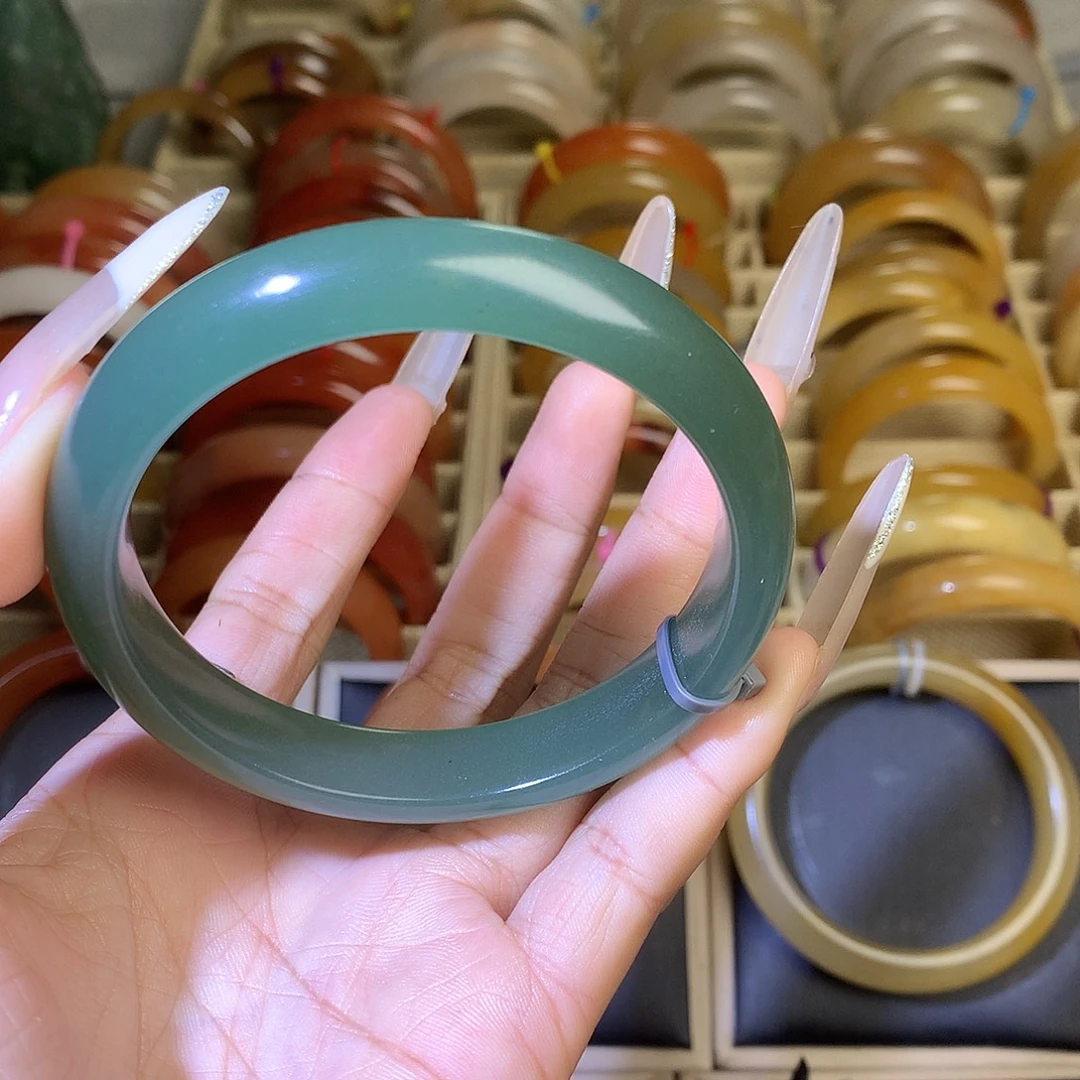 石英质玉未镶嵌手镯