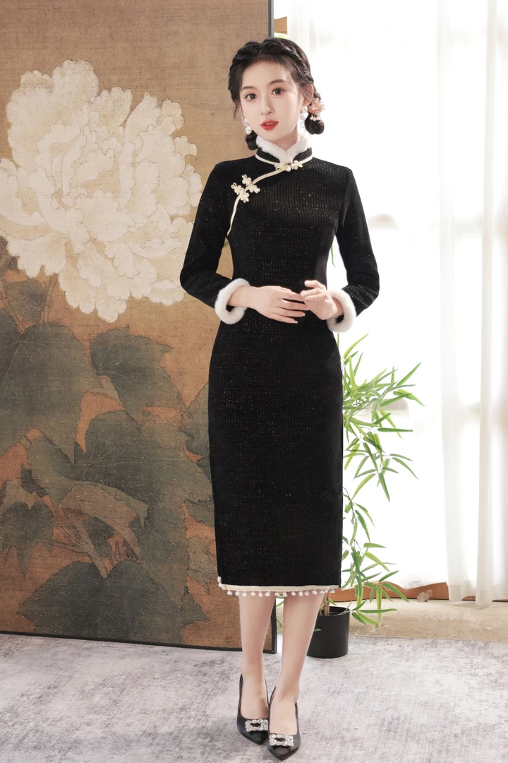 1659 黑色 亮丝【瑕疵 下摆有晕染】 蝴蝶对扣 白毛领 旗袍