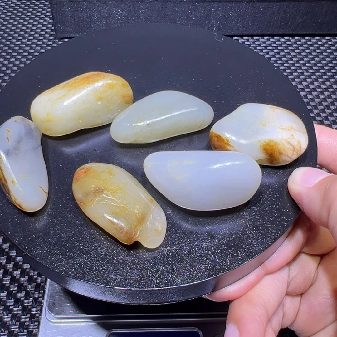 吊坠(不含链)未镶嵌和田玉（子料）98-64