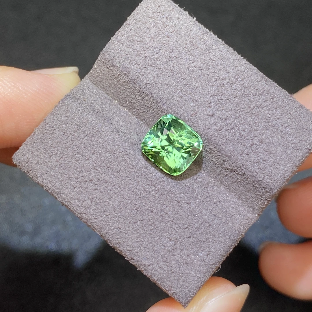 25M001 绿色碧玺（MintGreen，Vibrant-billiance）2.27克拉