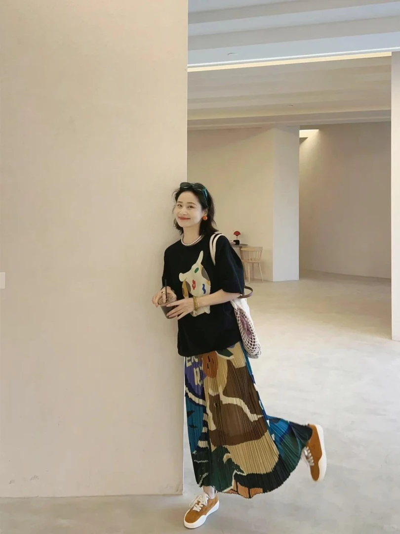 2025夏季新款韩系设计感猫咪印花短袖上衣搭配趣味百褶裙两件套女