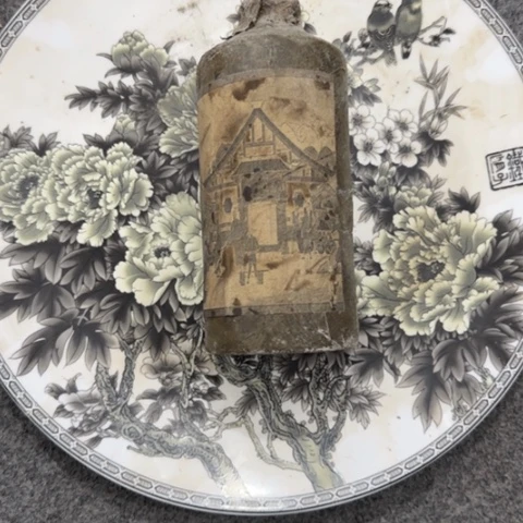 盘子瓶子手工手绘