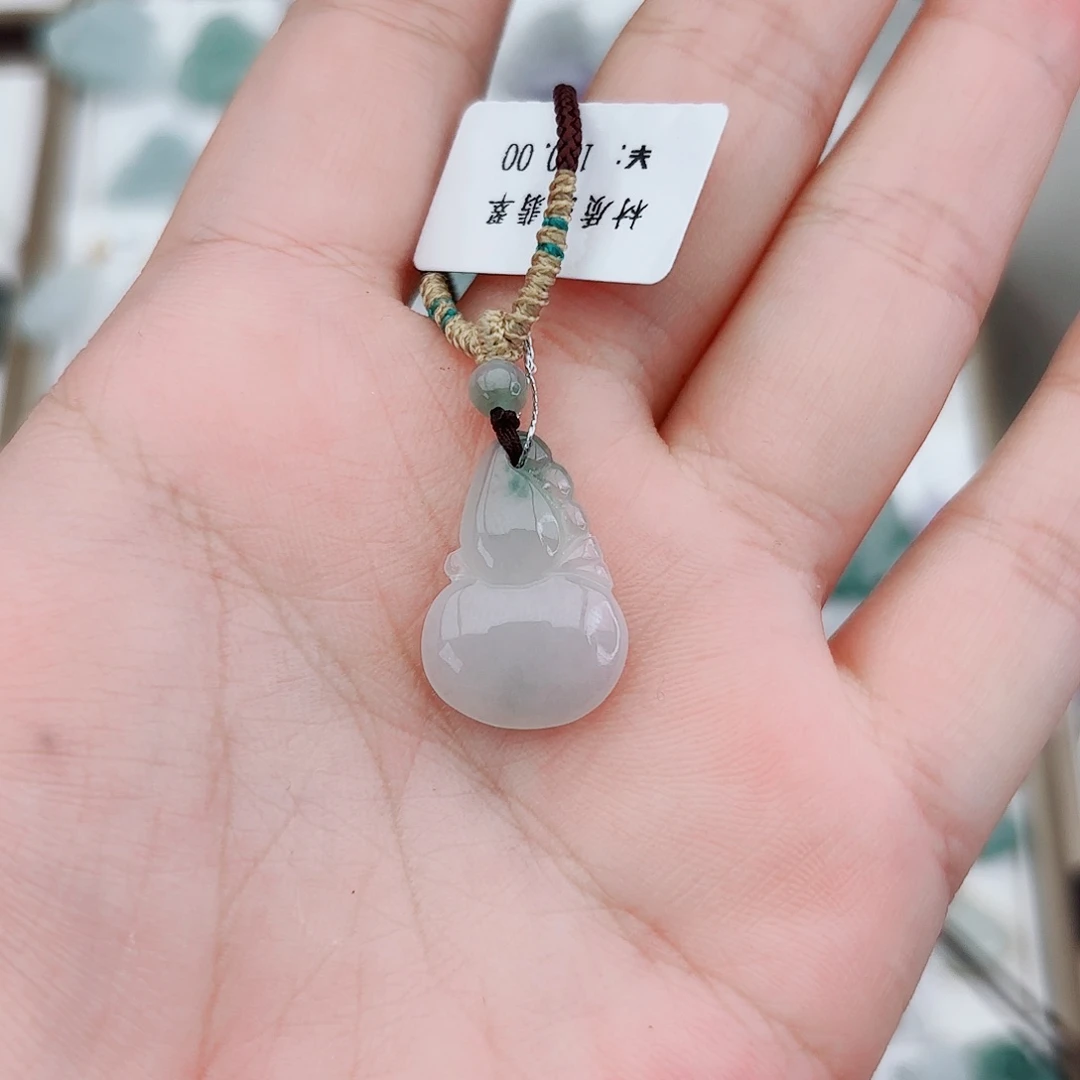 翡翠颈饰未镶嵌葫芦