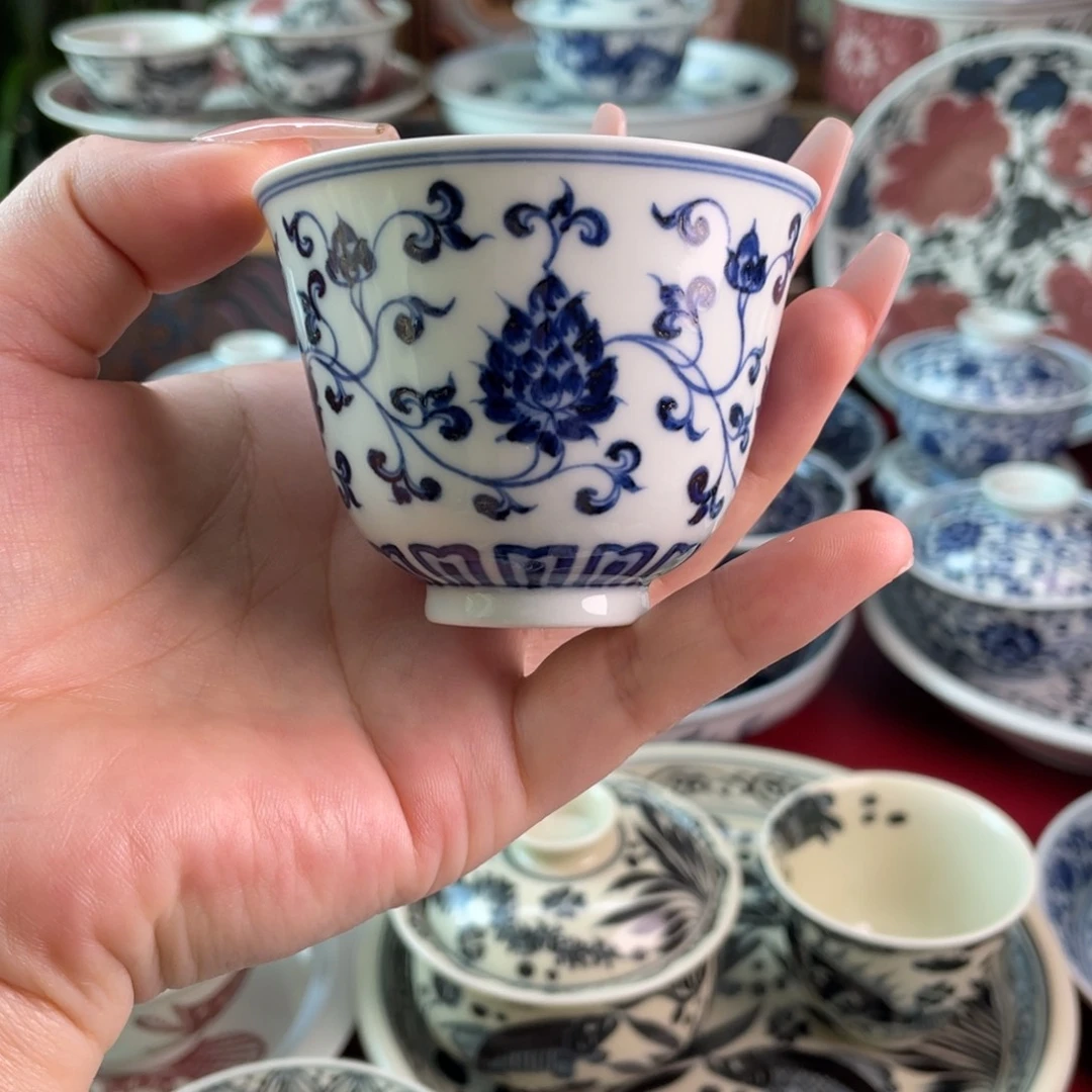 11景德镇青花微瑕缠枝莲