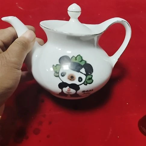 瓷片瓷片，摆件，都有微瑕疵，