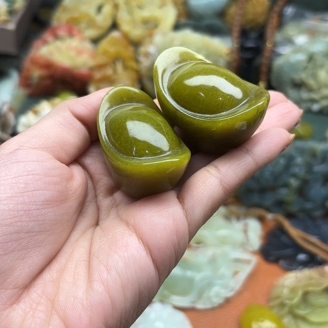 蛇纹石玉未镶嵌吊坠