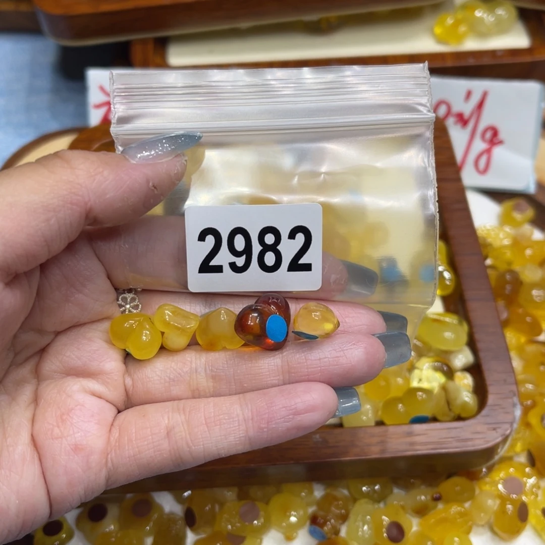 琥珀未镶嵌珠宝奇石