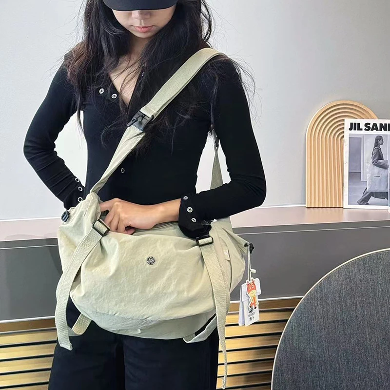 博卜运动休闲百搭斜挎包韩版时尚单肩包大容量健身包【可放瑜伽垫】